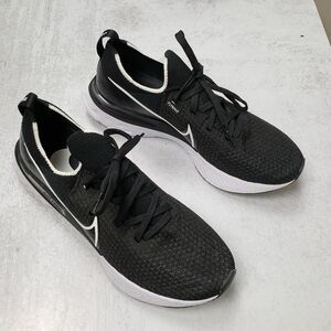 Nike React Infinity Run Flyknit Sneakers Black White SZ 10.5